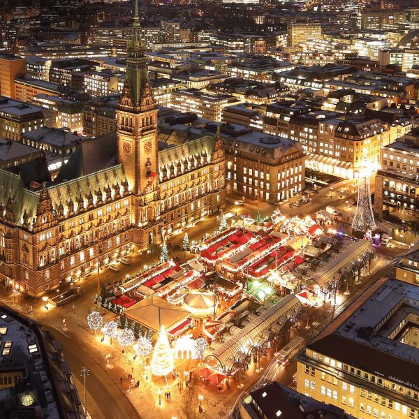 Luftaufnahme des Weihnachtsmarkt Hamburg